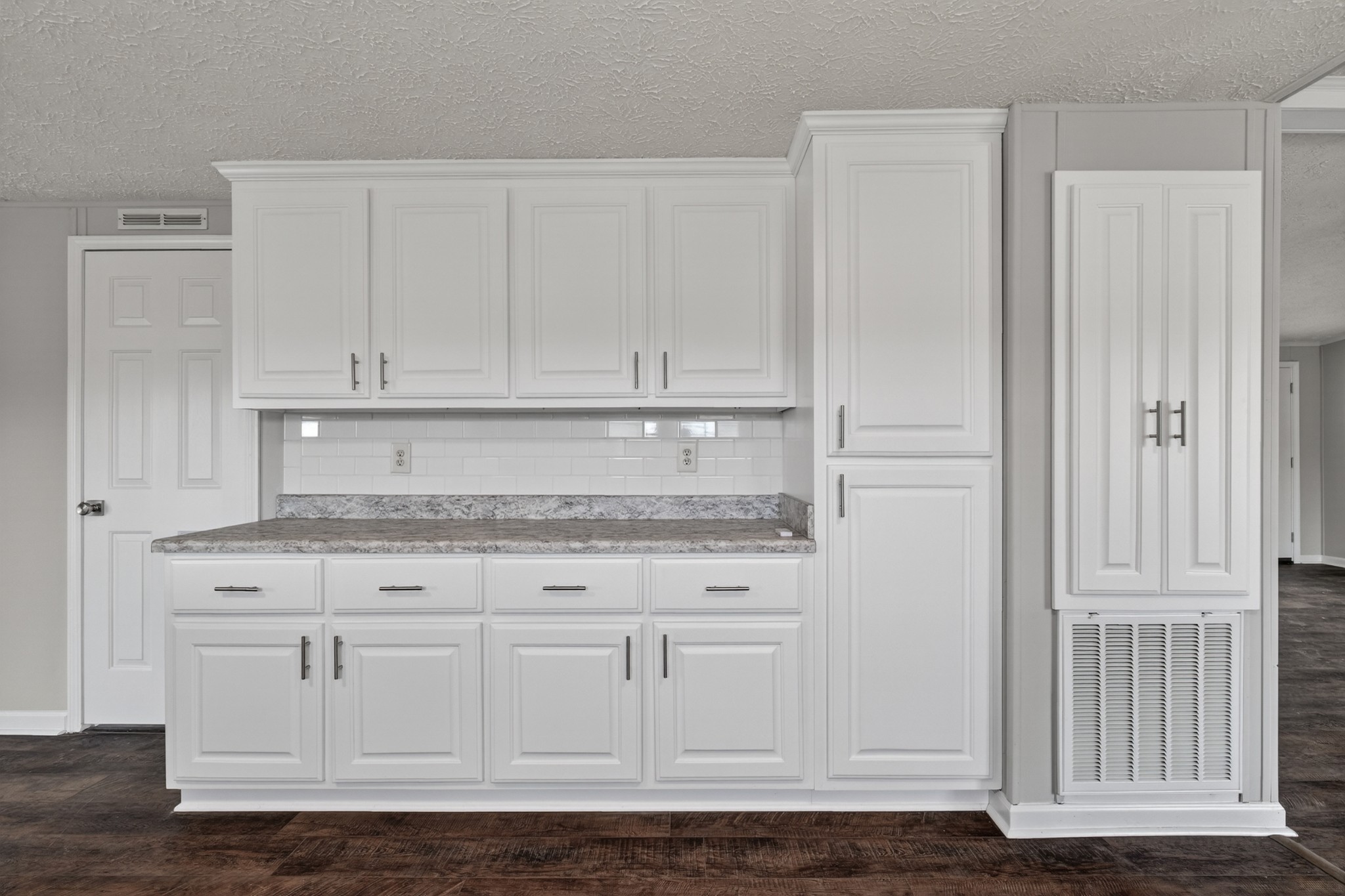 560 Old Huntsville Road Fayetteville, TN 37334 - Photo 12 of 32 a stove top oven sitting inside of a kitchen