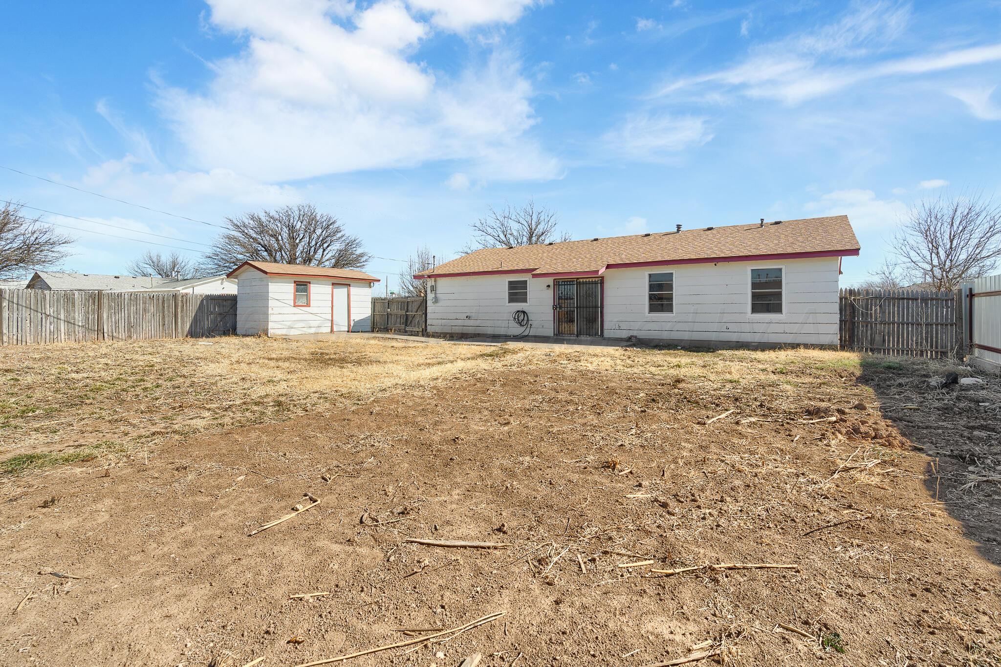 1815 Estes Street Amarillo, TX 79107 - Photo 15 of 15 Backyard