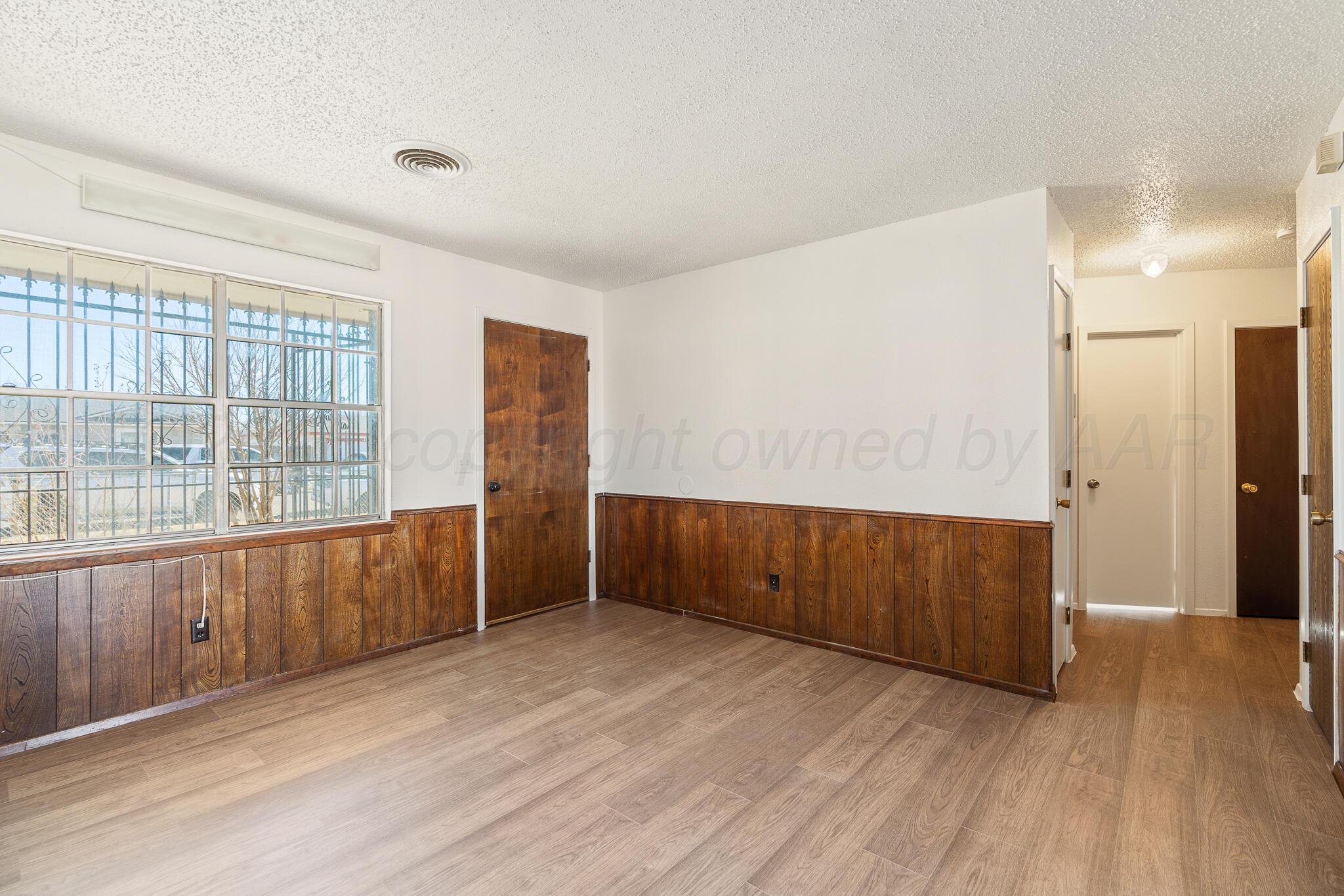 1815 Estes Street Amarillo, TX 79107 - Photo 3 of 15 Living Area