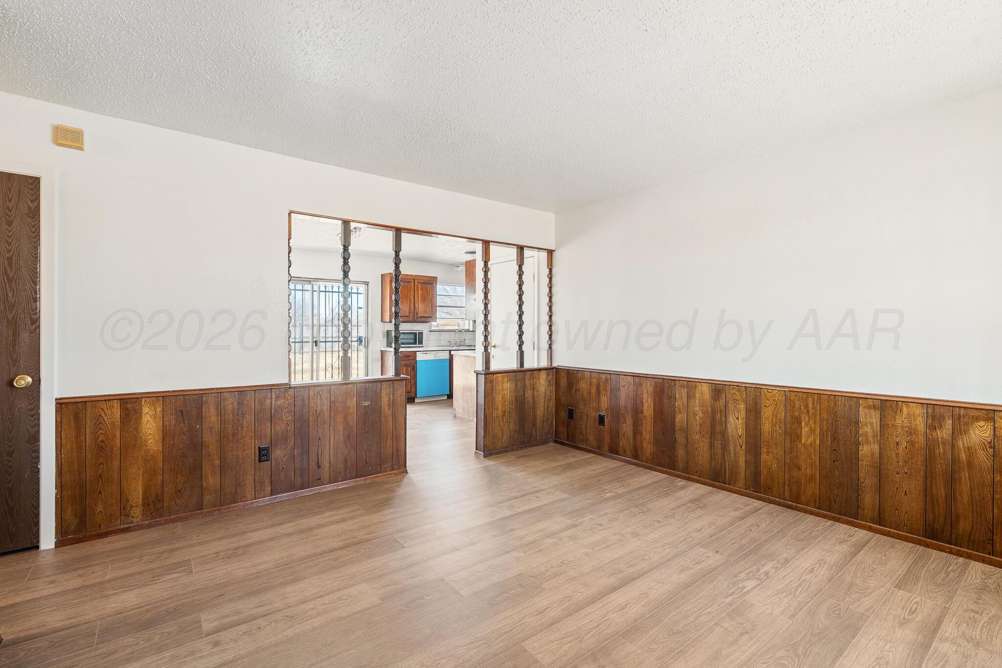 1815 Estes Street Amarillo, TX 79107 - Photo 4 of 15 Living Area view 2