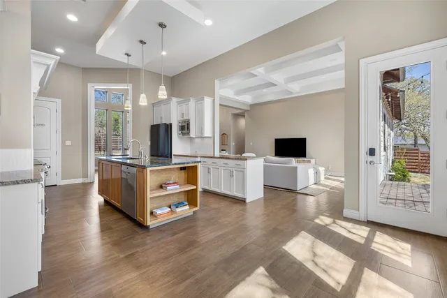 $4,500 | 1017 South Quinlan Park Road, Austin, TX 78732