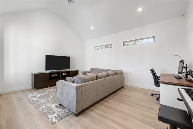 $4,500 | 1017 South Quinlan Park Road, Austin, TX 78732