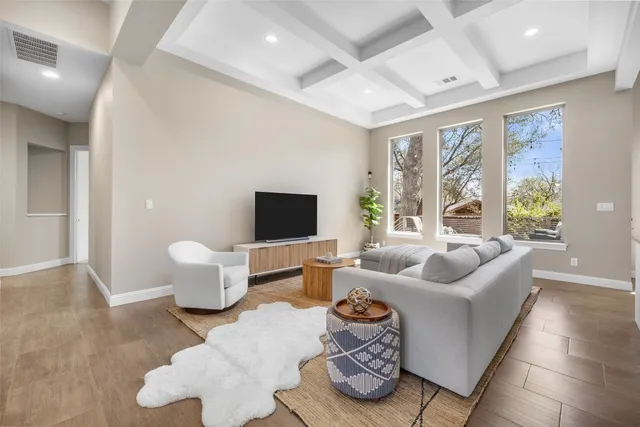 $4,500 | 1017 South Quinlan Park Road, Austin, TX 78732