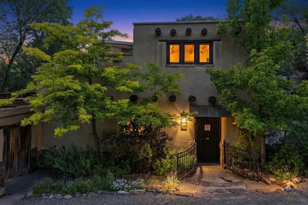 $1,695,000 | 1330 Bishops Lodge Road, Santa Fe, NM 87506
