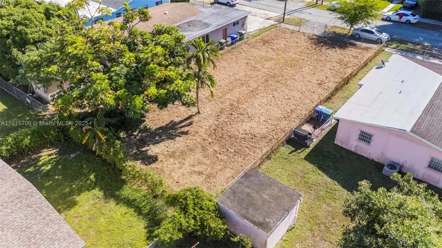 $319,900 | 915 Northwest 44th Street, Miami, FL 33127