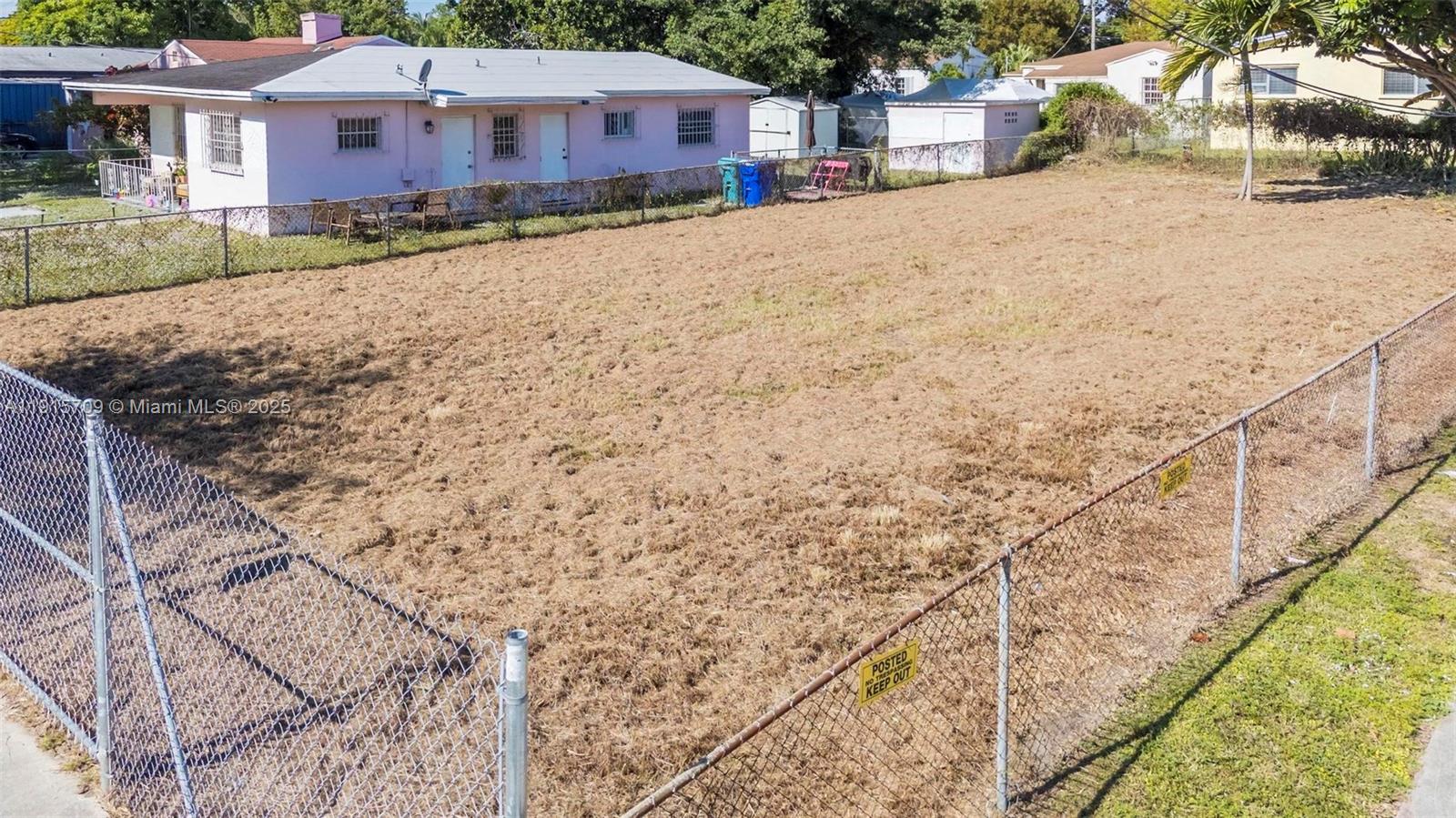 915 Northwest 44th Street Miami, FL 33127 - Photo 12 of 36