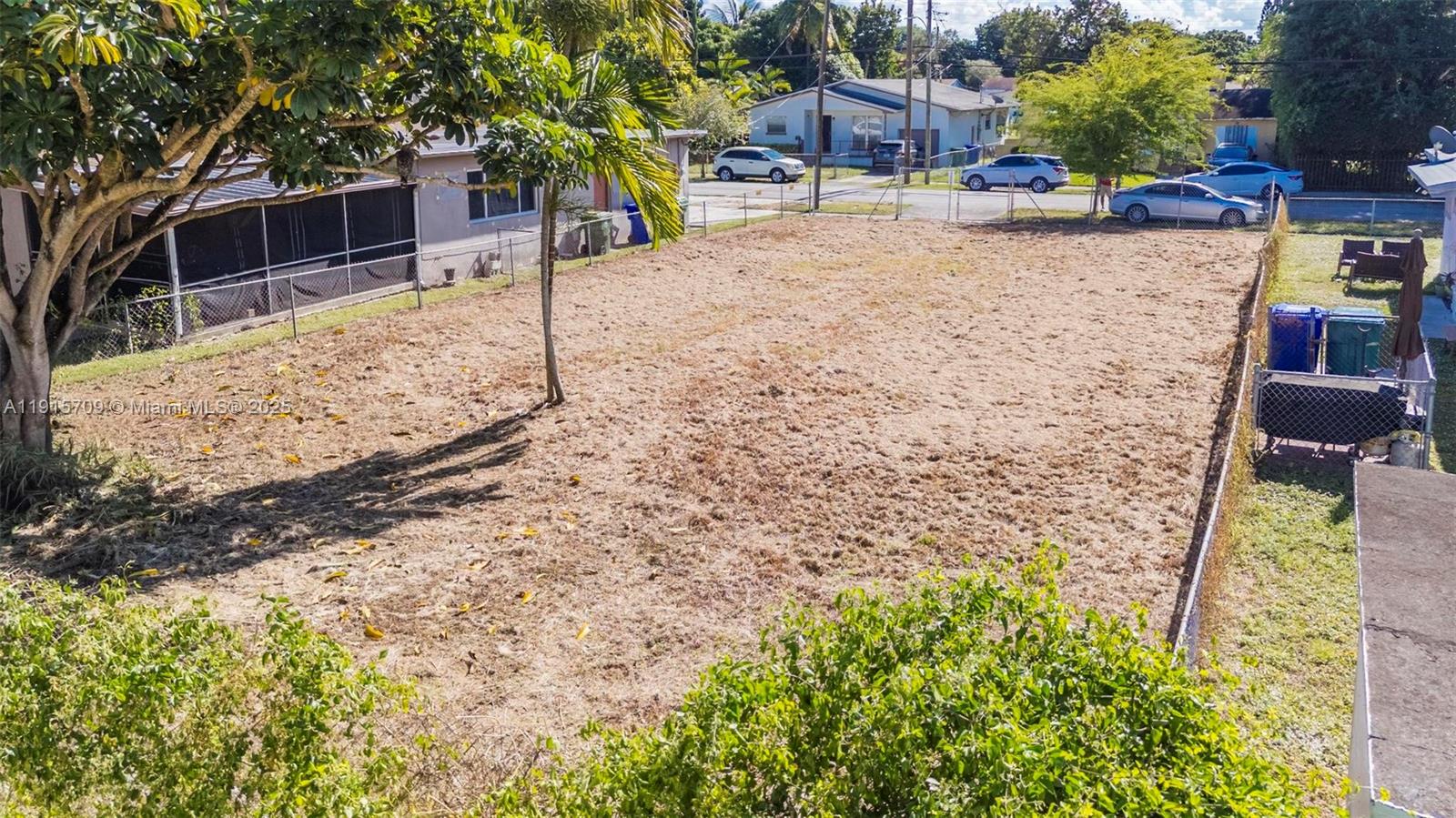 915 Northwest 44th Street Miami, FL 33127 - Photo 15 of 36