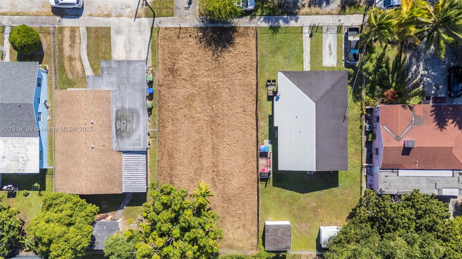 915 Northwest 44th Street Miami, FL 33127 - Photo 16 of 36