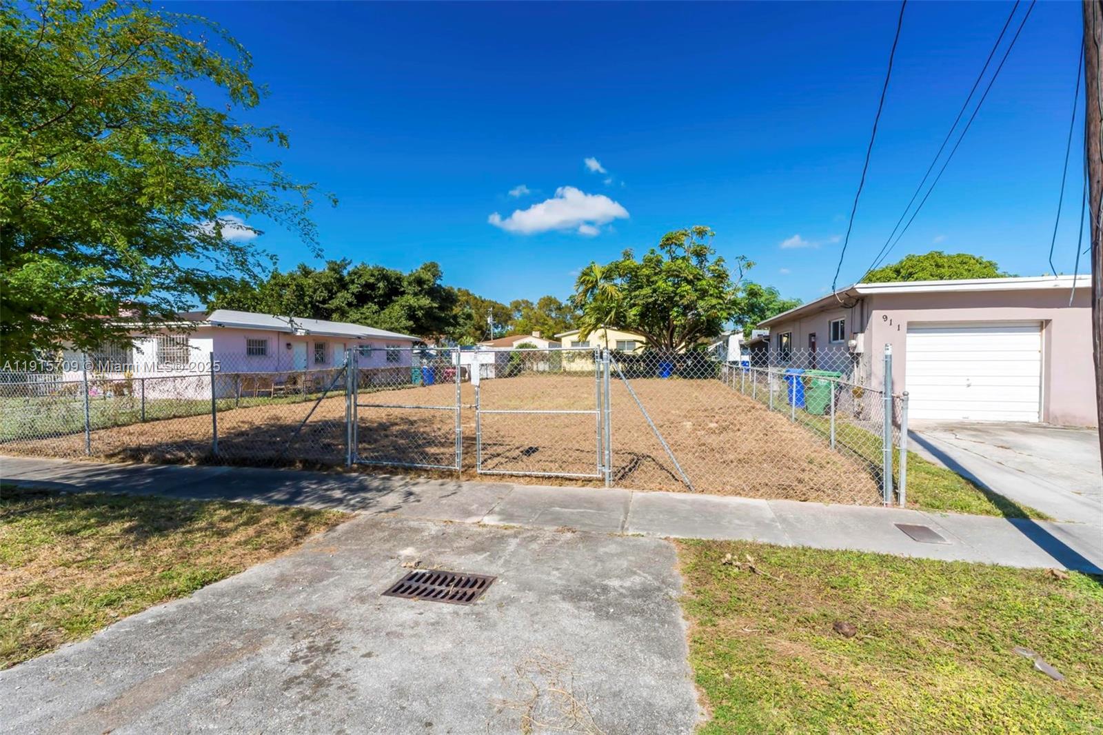 915 Northwest 44th Street Miami, FL 33127 - Photo 19 of 36