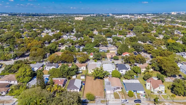 $319,900 | 915 Northwest 44th Street, Miami, FL 33127