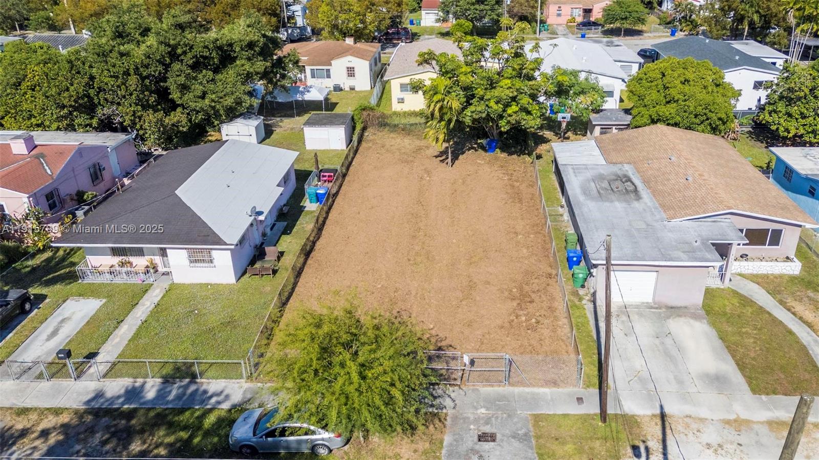 915 Northwest 44th Street Miami, FL 33127 - Photo 2 of 36