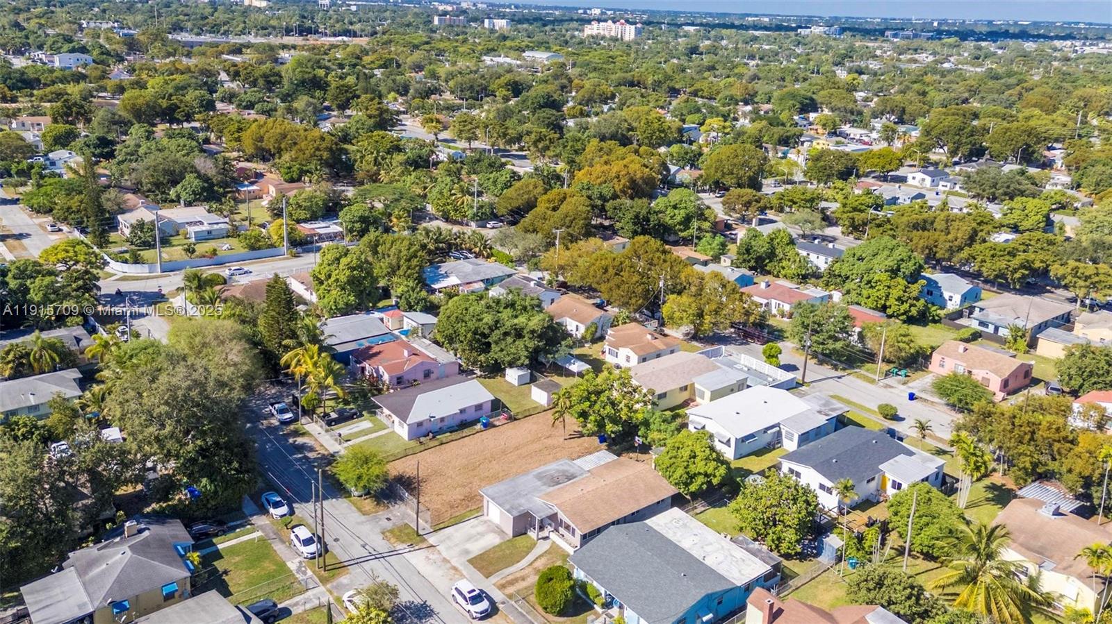 915 Northwest 44th Street Miami, FL 33127 - Photo 22 of 36