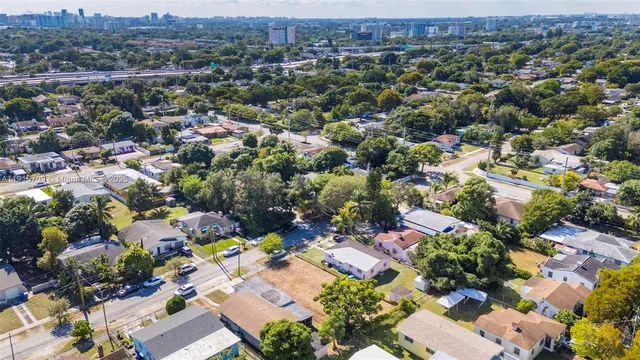 $319,900 | 915 Northwest 44th Street, Miami, FL 33127