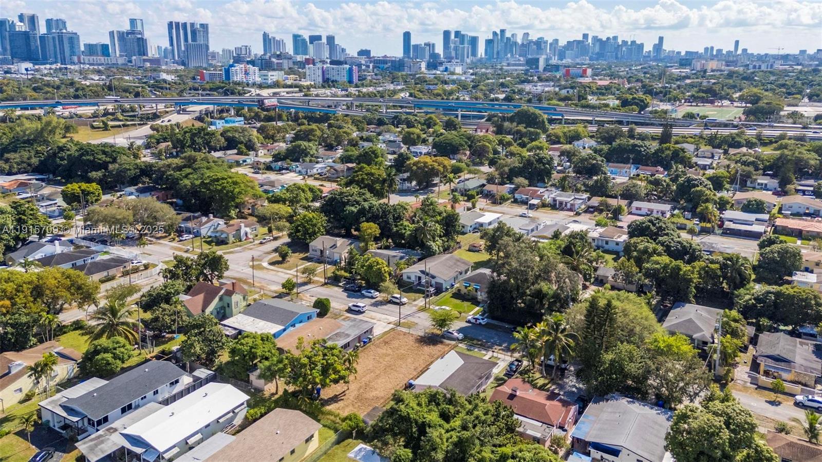 915 Northwest 44th Street Miami, FL 33127 - Photo 29 of 36