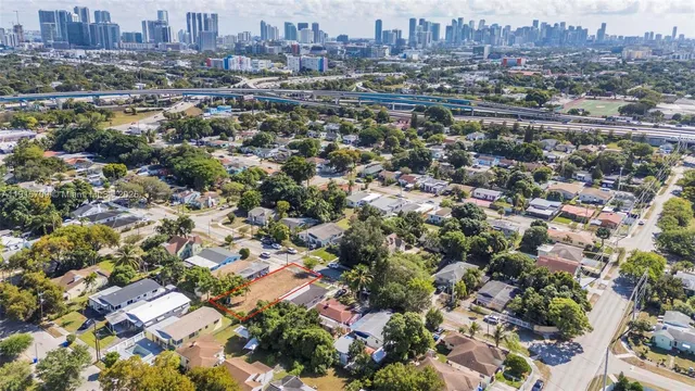 $319,900 | 915 Northwest 44th Street, Miami, FL 33127