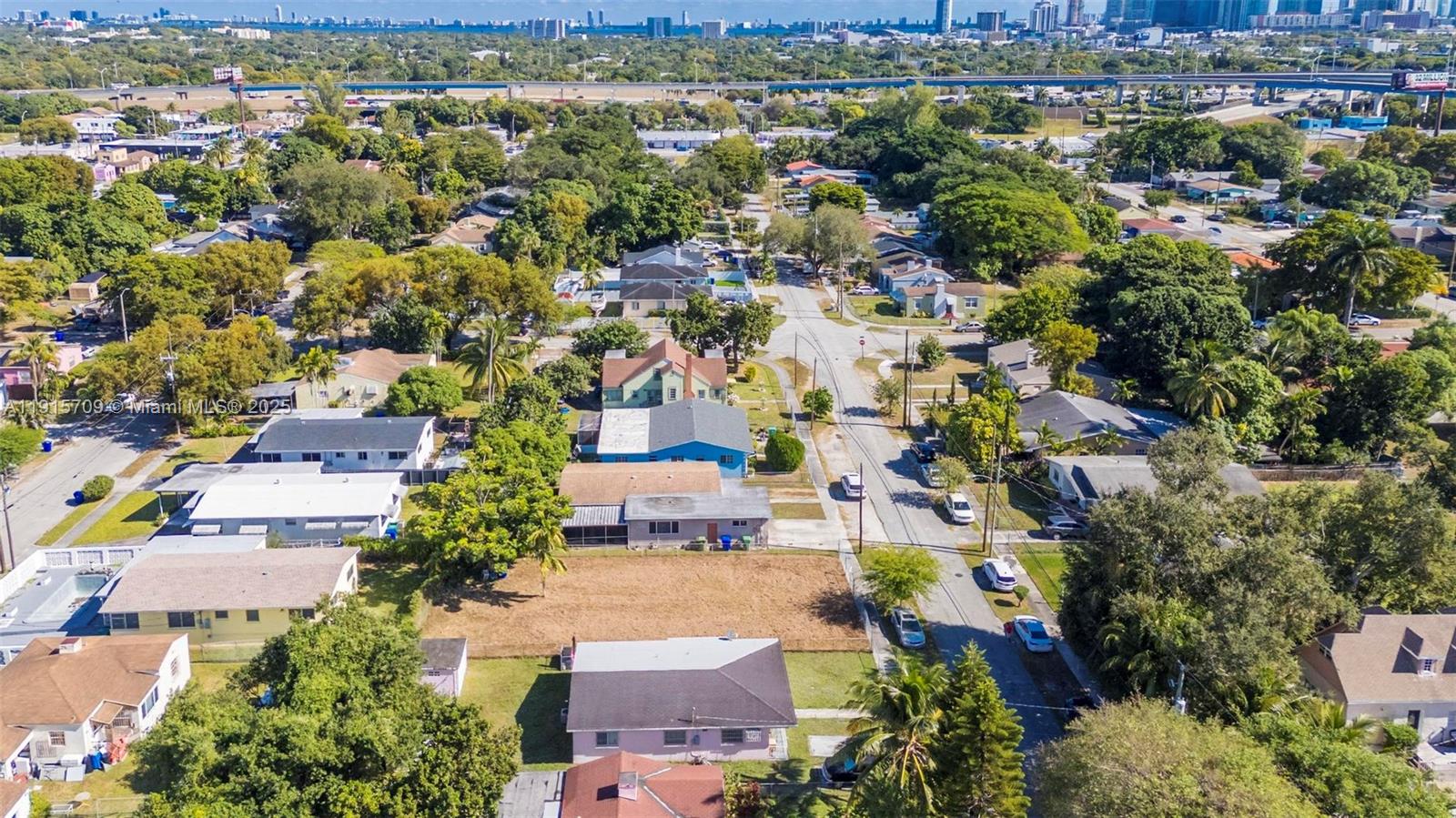 915 Northwest 44th Street Miami, FL 33127 - Photo 34 of 36