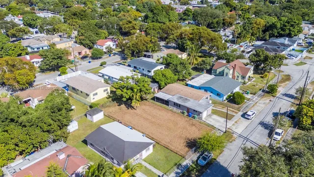 $319,900 | 915 Northwest 44th Street, Miami, FL 33127