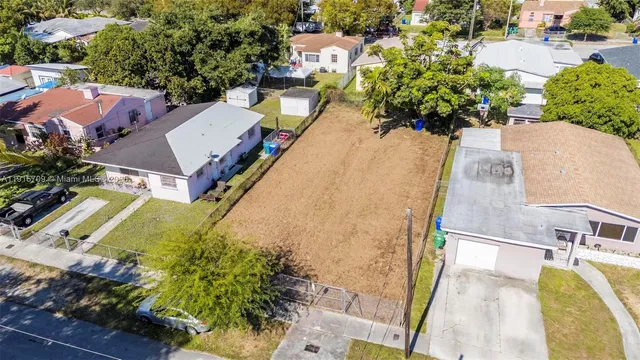 $319,900 | 915 Northwest 44th Street, Miami, FL 33127