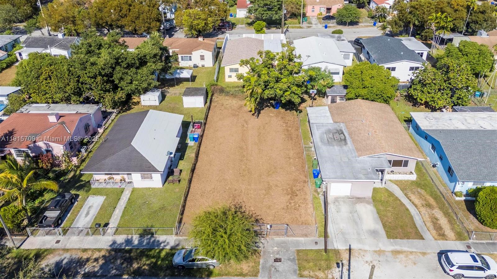 915 Northwest 44th Street Miami, FL 33127 - Photo 5 of 36