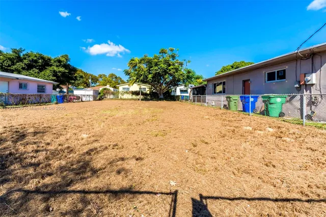 $319,900 | 915 Northwest 44th Street, Miami, FL 33127