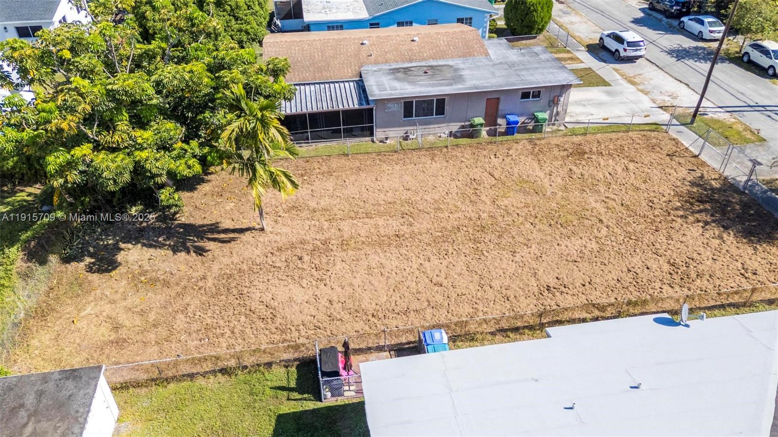 915 Northwest 44th Street Miami, FL 33127 - Photo 9 of 36