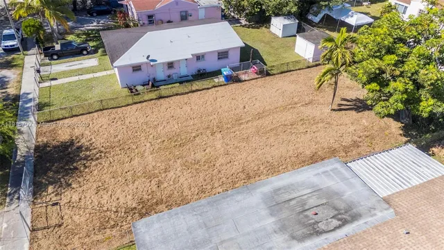 $319,900 | 915 Northwest 44th Street, Miami, FL 33127