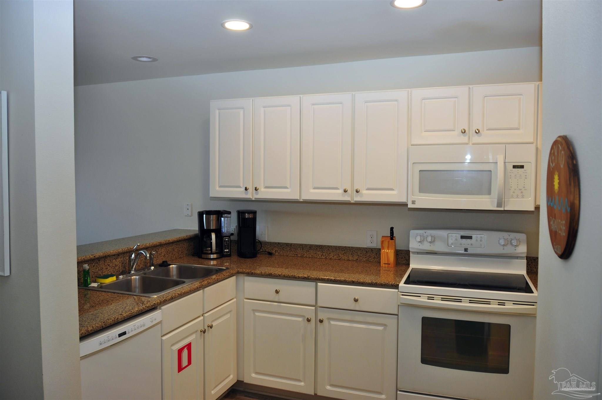 16068 Innerarity Point Road Pensacola, FL 32507 - Photo 16 of 44 Gallery Image 16