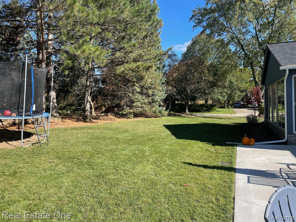 449 Silvervale Drive Rochester Hills, MI 48309 - Photo 26 of 34