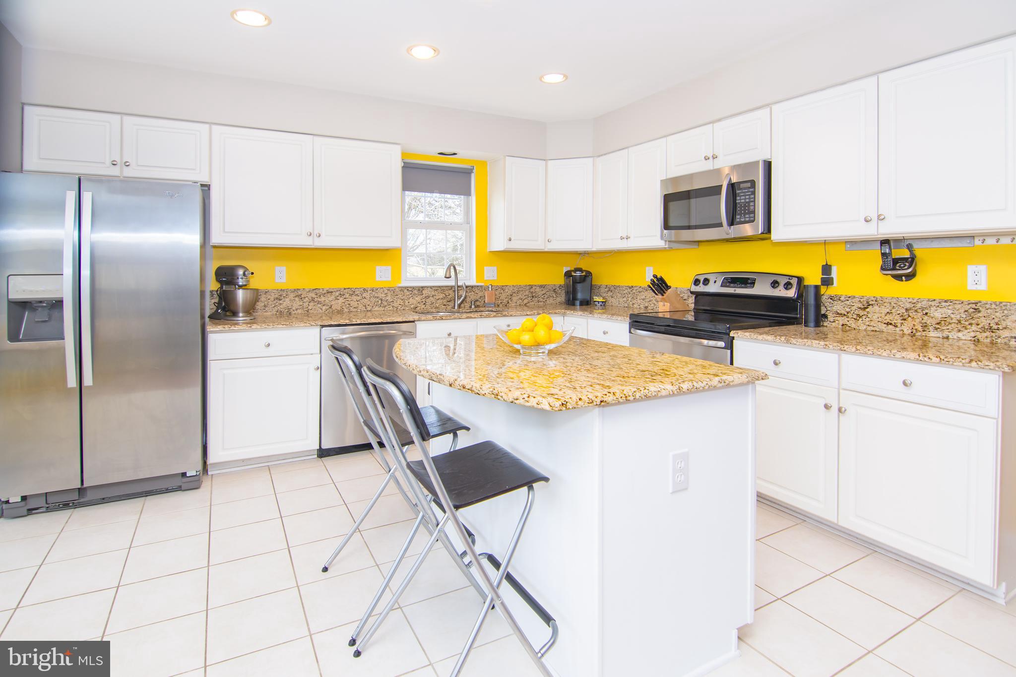 6477 Empty Song Road Columbia, MD 21044 - Photo 8 of 37 Center island!