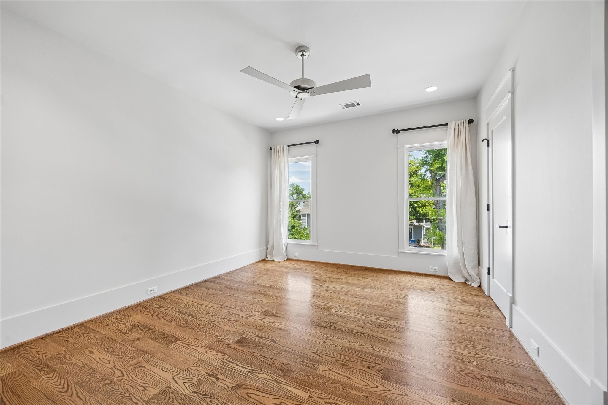 1101 Omar Street Houston, TX 77009 - Photo 29 of 46 Third Bedroom