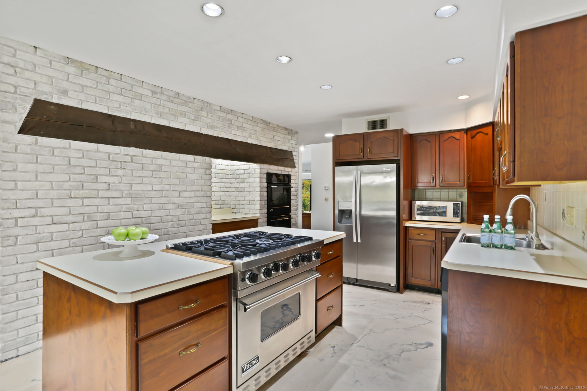 22 Ledgewood Road Redding, CT 06896 - Photo 12 of 18