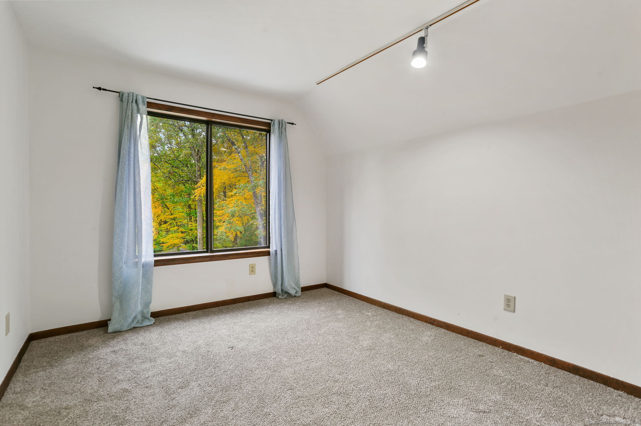 22 Ledgewood Road Redding, CT 06896 - Photo 14 of 18