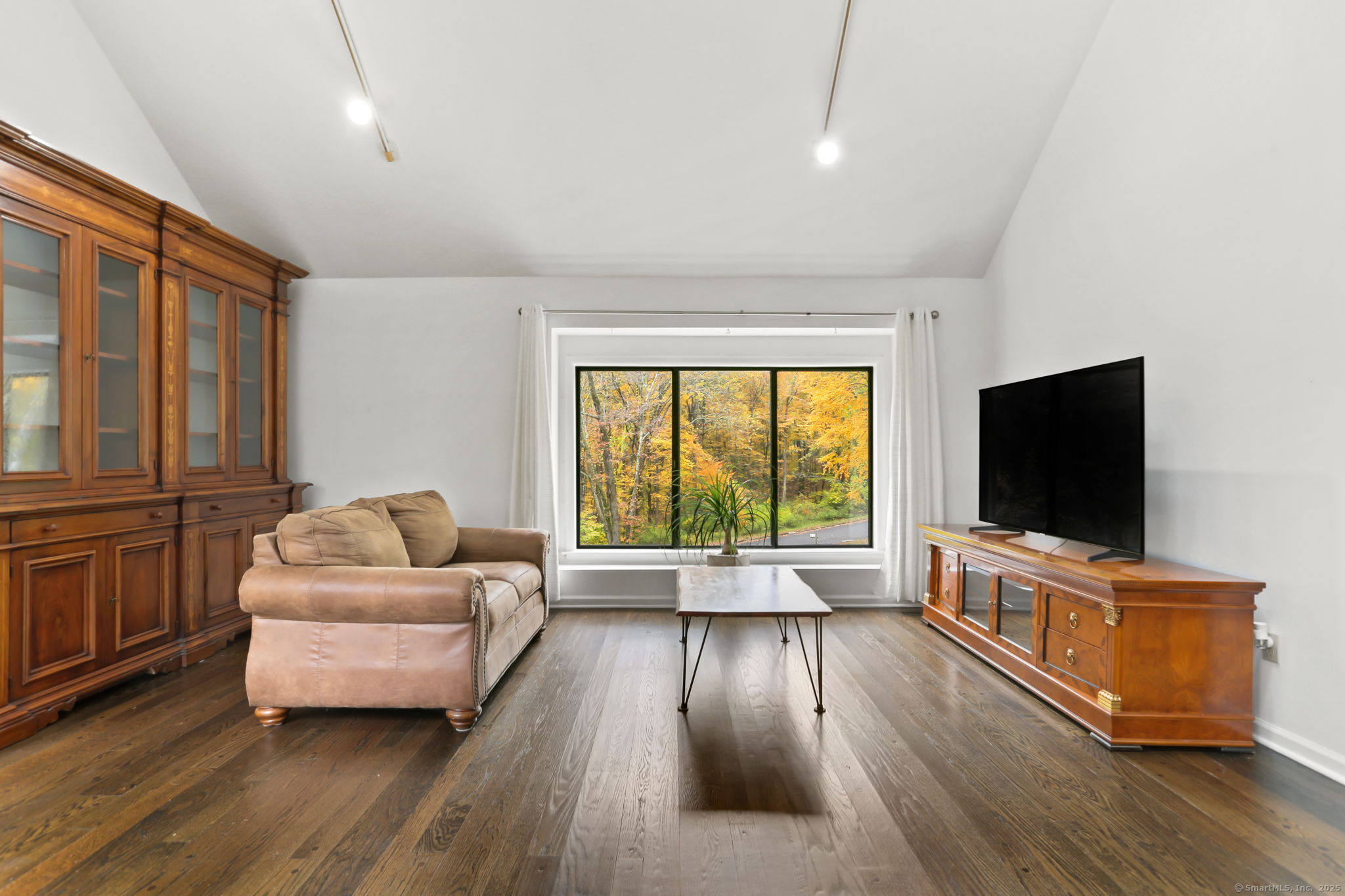 22 Ledgewood Road Redding, CT 06896 - Photo 2 of 18