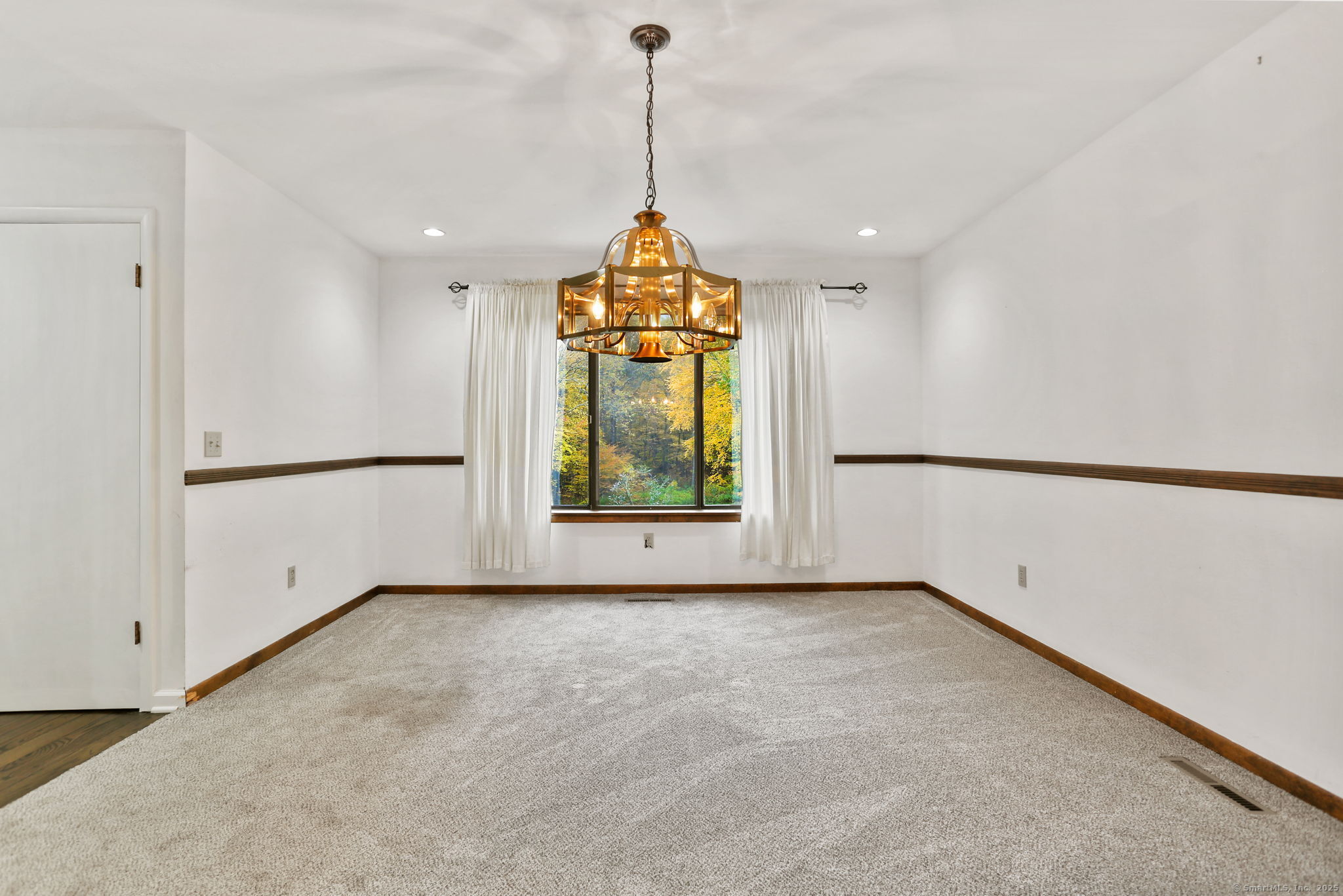 22 Ledgewood Road Redding, CT 06896 - Photo 3 of 18