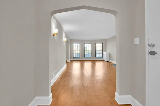 $134,900 | 2213 East 68th Street, Unit 1E, Chicago, IL 60649