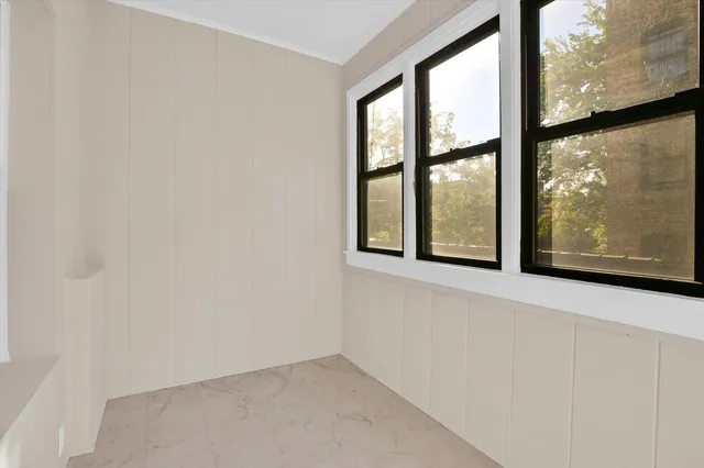 $134,900 | 2213 East 68th Street, Unit 1E, Chicago, IL 60649