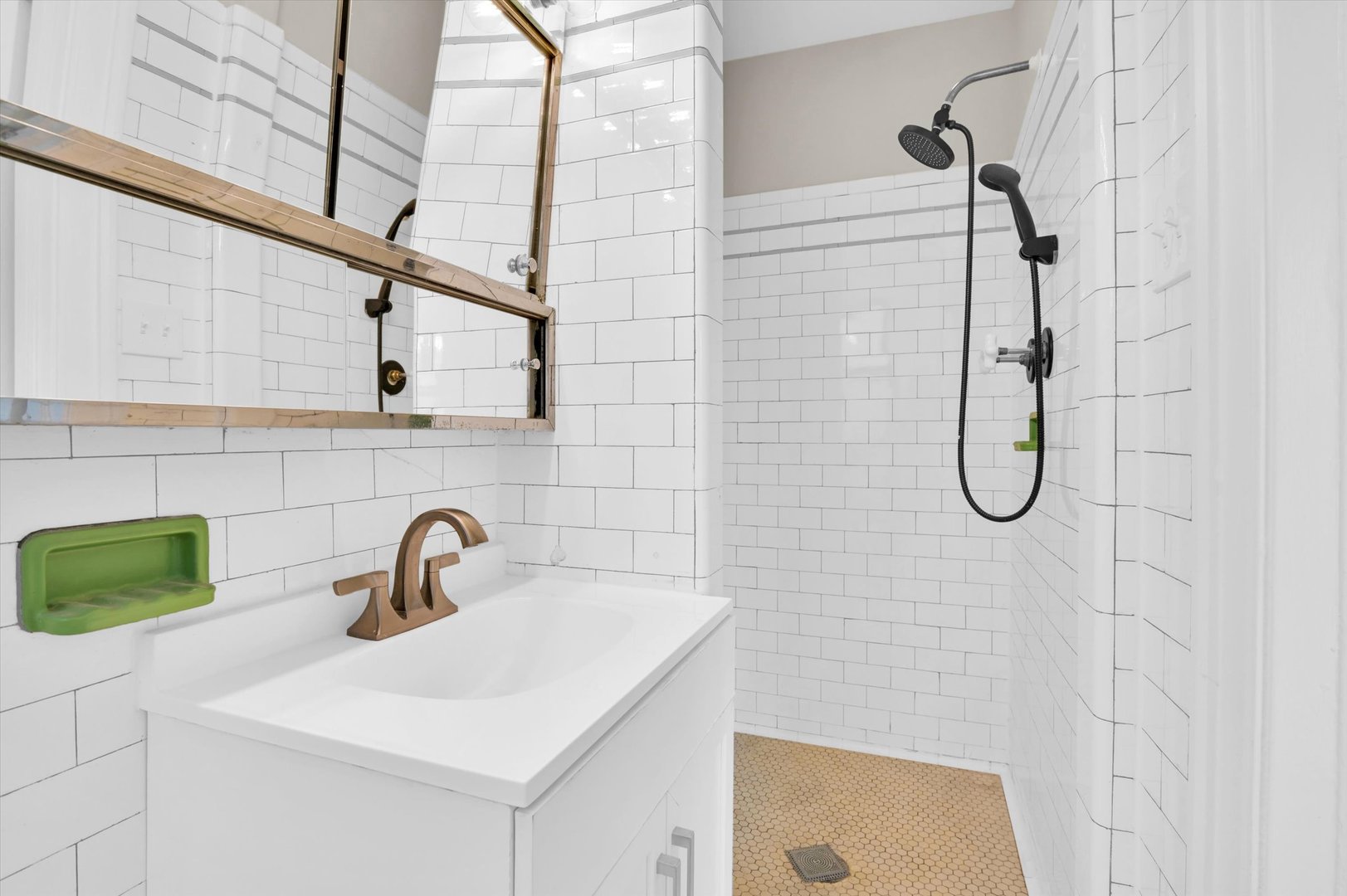 2213 East 68th Street, Unit 1E Chicago, IL 60649 - Photo 8 of 35