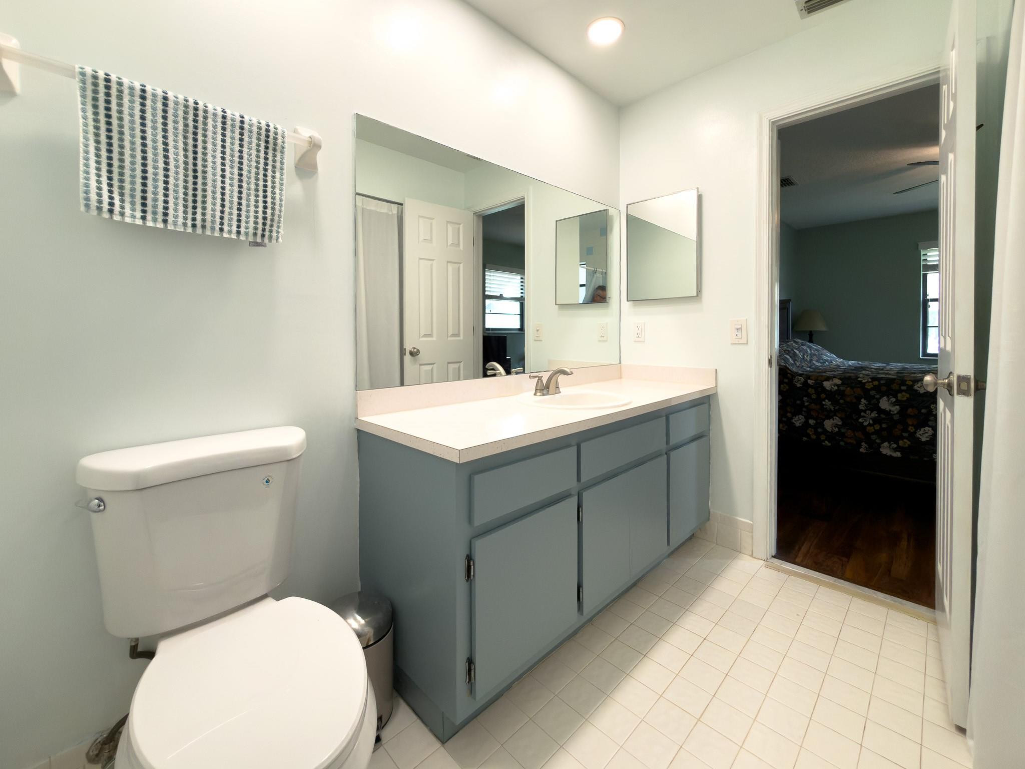 4941 Southwest 10th Street Margate, FL 33068 - Photo 24 of 56 Primary bathroom