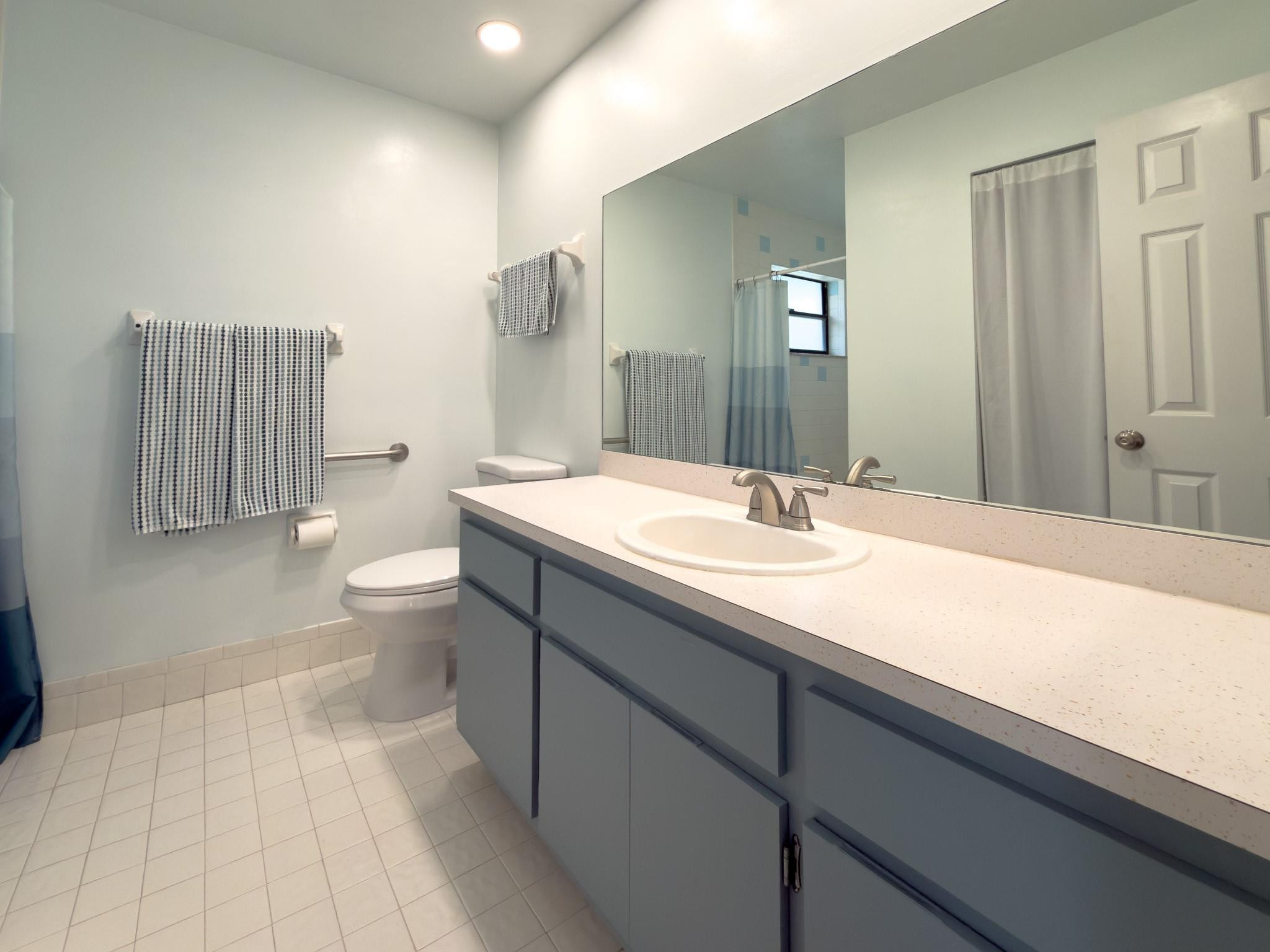 4941 Southwest 10th Street Margate, FL 33068 - Photo 25 of 56 Primary bathroom