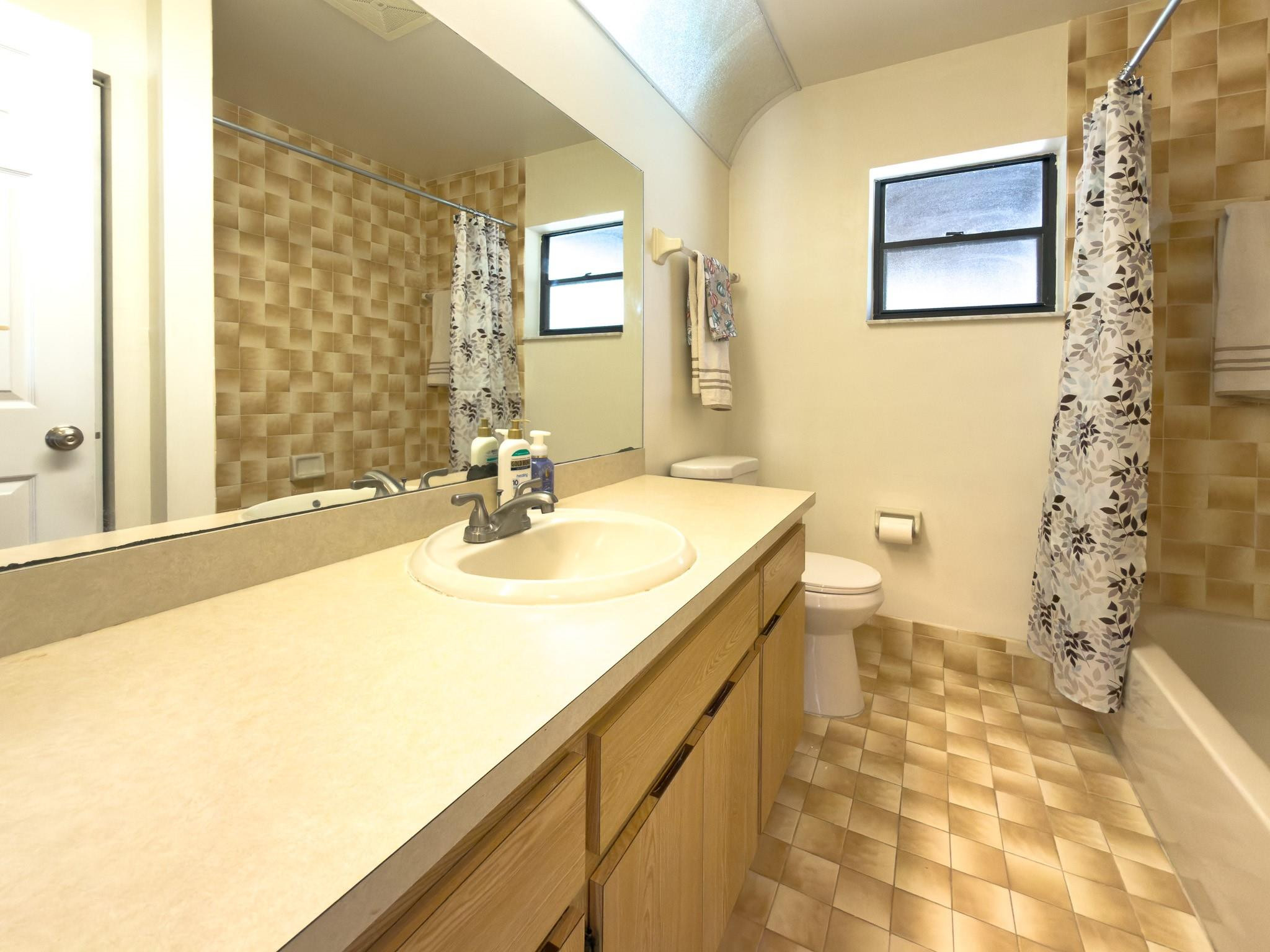 4941 Southwest 10th Street Margate, FL 33068 - Photo 36 of 56 Guest bathroom