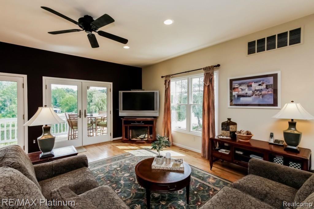 9033 Riverside Drive Brighton, MI 48116 - Photo 30 of 90 012-Living_Room-1938880-medium.jpg