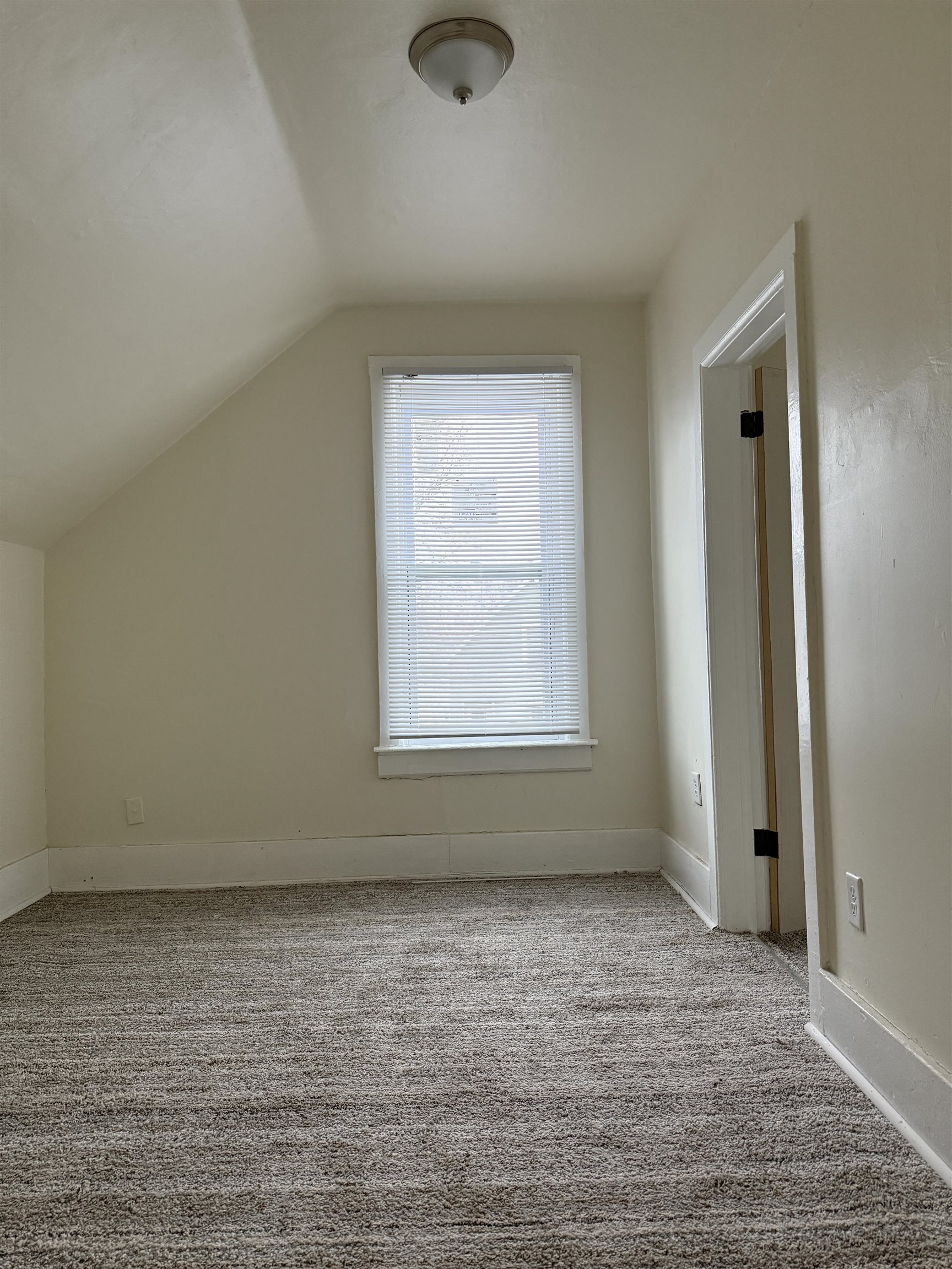 104 Lake Street Marinette, WI 54143 - Photo 20 of 27