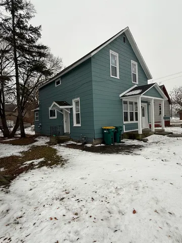 $174,900 | 104 Lake Street, Marinette, WI 54143