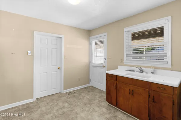 $249,900 | 117 Thomas Street, Beulaville, NC 28518