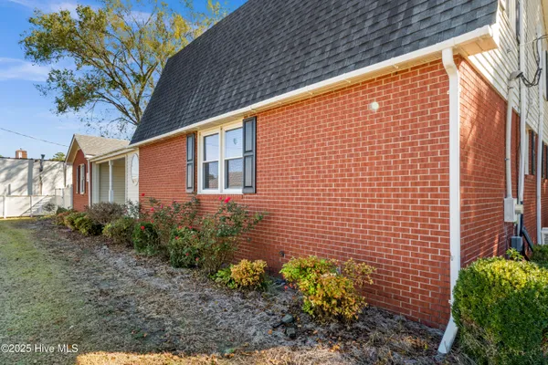 $249,900 | 117 Thomas Street, Beulaville, NC 28518