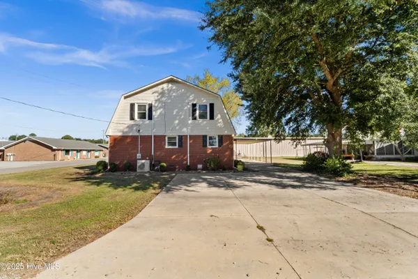 $249,900 | 117 Thomas Street, Beulaville, NC 28518