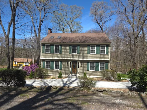$639,900 | 32 Sibley Road, Sutton, MA 01590