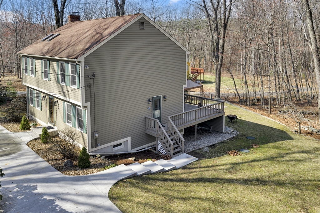 32 Sibley Road Sutton, MA 01590 - Photo 18 of 26