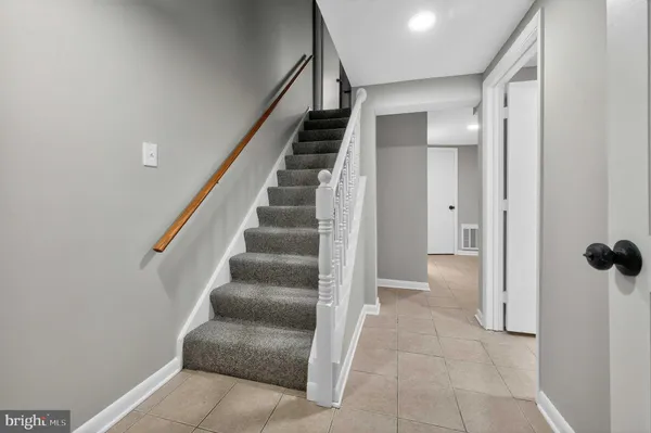 $3,775 | 8 Kennedy Street, Alexandria, VA 22305
