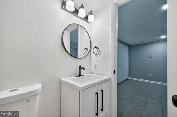 $3,775 | 8 Kennedy Street, Alexandria, VA 22305